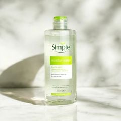 Nước tẩy trang Simple Kind to Skin Micellar Cleansing Water