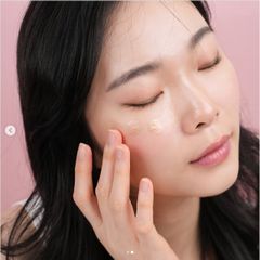 Phấn bắt sáng dạng kem Silkygirl Cheeky Puff Highlighter 01