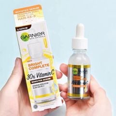 Tinh Chất Garnier Light Complete Speed Vitamin C Booster Serum Sáng Da & Mờ Thâm 30ml