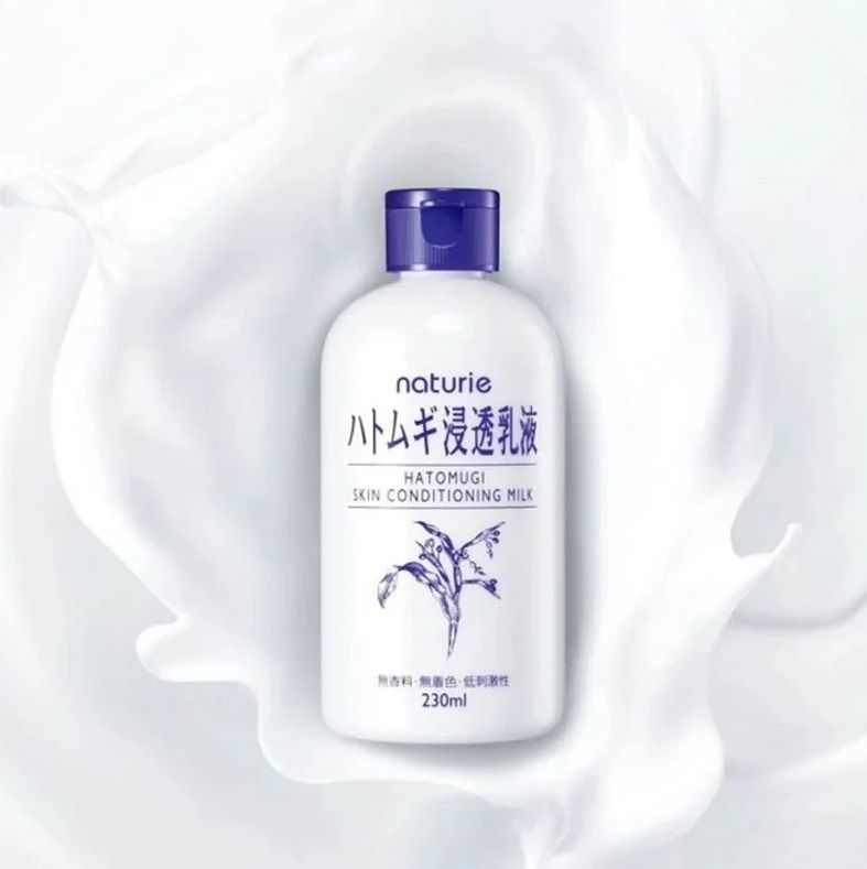 Sữa Dưỡng Da Naturie Skin Conditioning Milk Chiết Xuất Ý Dĩ 230ml