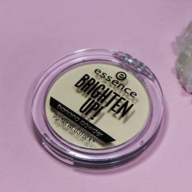 Phấn phủ kiềm dầu làm mịn da Essence Banana Powder