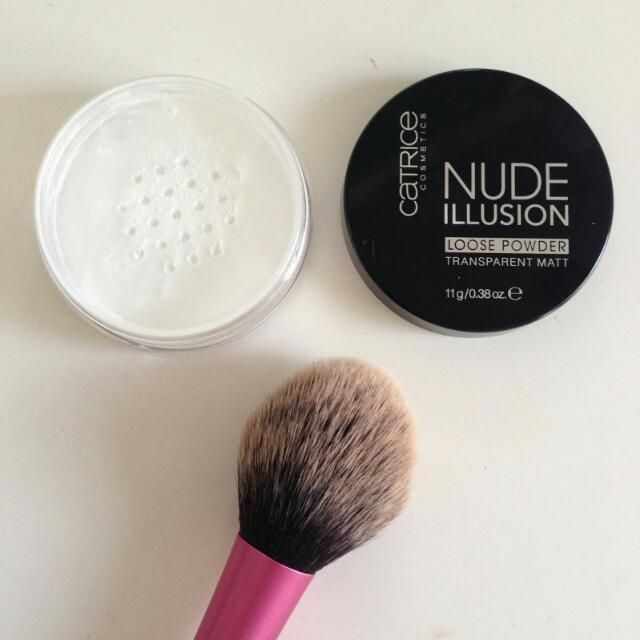 Phấn phủ dạng bột Catrice Nude Illusion Loose Powder Transparent Matt