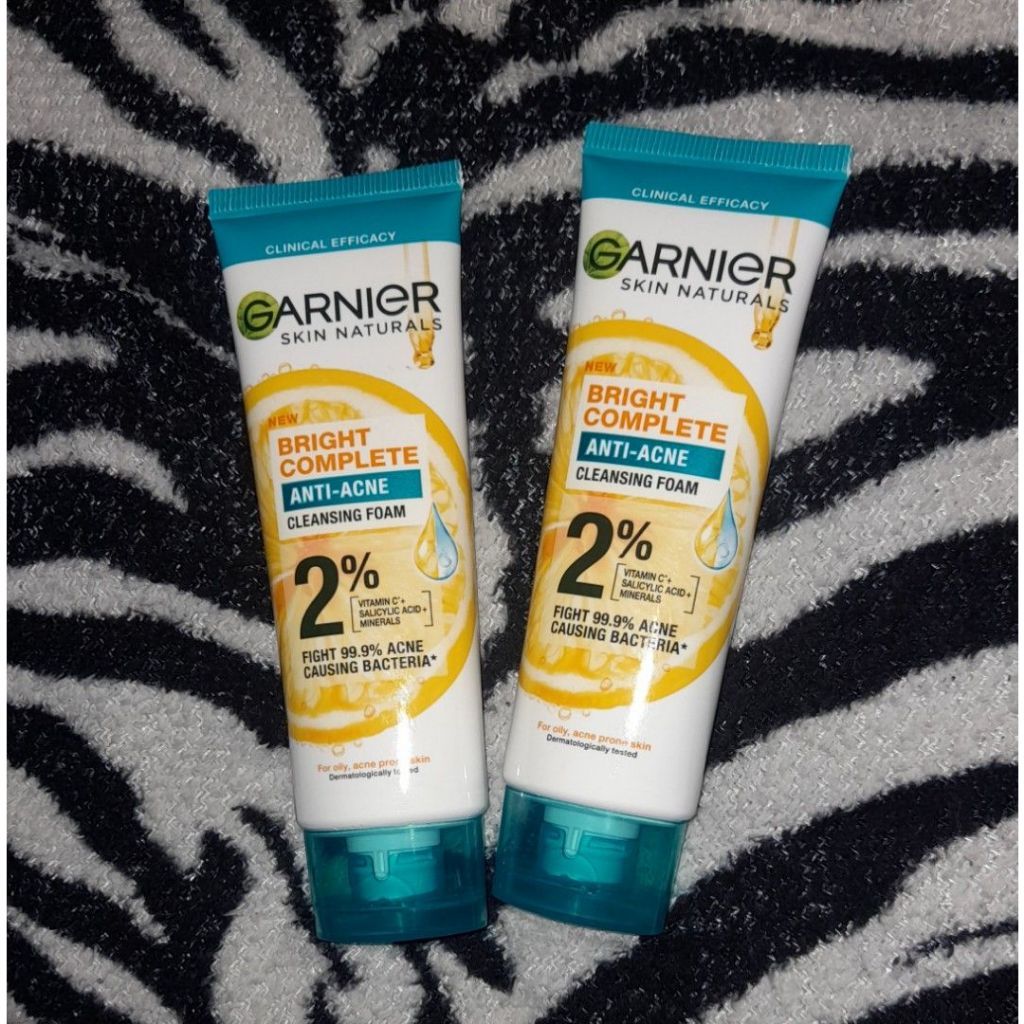 Sữa Rửa Mặt 3 Trong 1 Giảm Mụn, Dưỡng Sáng Da Garnier Bright Complete 3-in-1