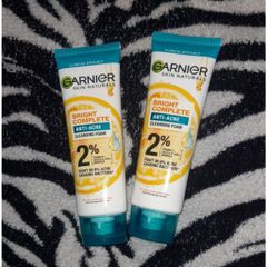 Sữa Rửa Mặt 3 Trong 1 Giảm Mụn, Dưỡng Sáng Da Garnier Bright Complete 3-in-1