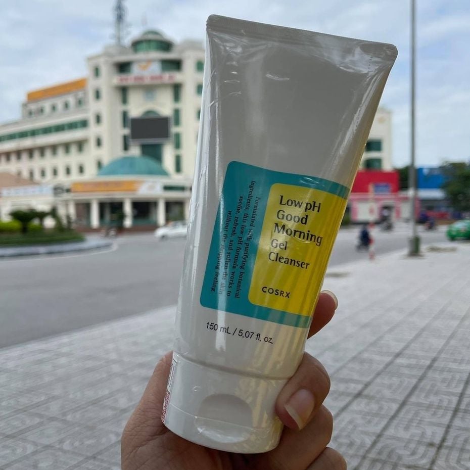 Sữa rửa mặt tẩy Cosrx Low PH Good Morning Gel Cleanser