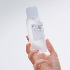 Nước Hoa Hồng Skin1004 Madagascar Centella Tone Brightening Boosting Toner 210ml