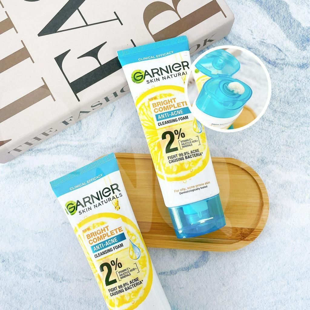 Sữa Rửa Mặt 3 Trong 1 Giảm Mụn, Dưỡng Sáng Da Garnier Bright Complete 3-in-1