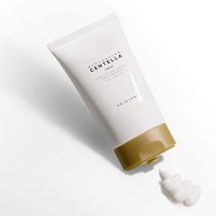 Kem dưỡng Skin1004 madagascar da mụn nhạy cảm 75ml