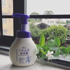 Sữa Rửa Mặt Tạo Bọt Hatomugi Facial whip 160ml Nhật Bản