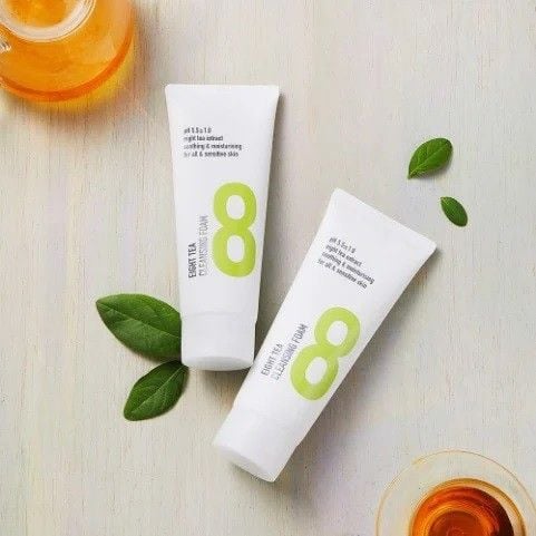 Sữa Rửa Mặt 8 Loại Trà Bom Eight Tea Cleansing Foam