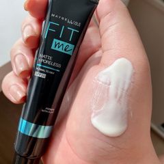 Kem Lót Kiềm Dầu Ngăn Xuống Tông SPF 20 Fit Me Primer Matte+Poreless Maybelline New York 30ml