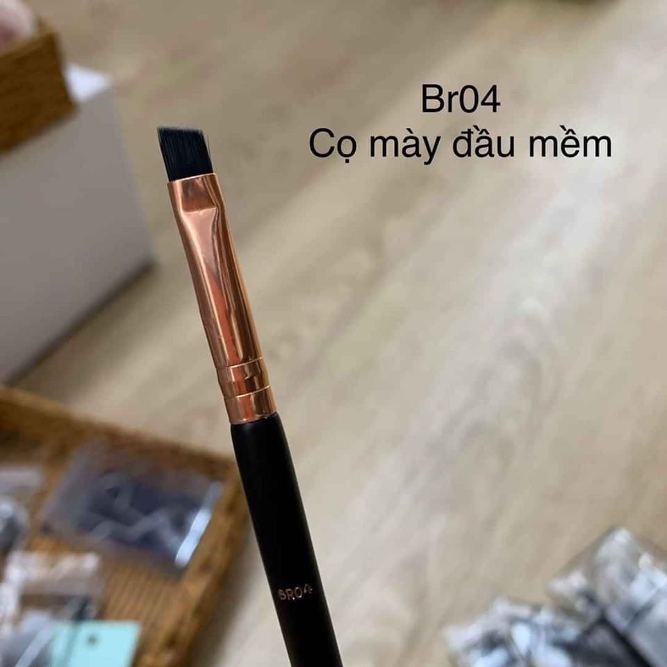 Cọ Vẽ Chân Mày Đầu Mềm Vacosi BR04