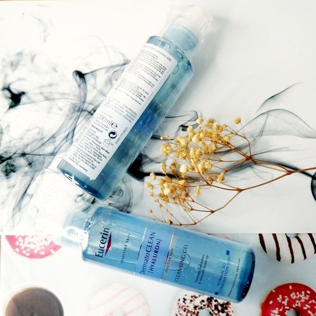 Gel Rửa Mặt Eucerin Dermato Clean Hyaluron Dành Cho Da Nhạy Cảm 200ml