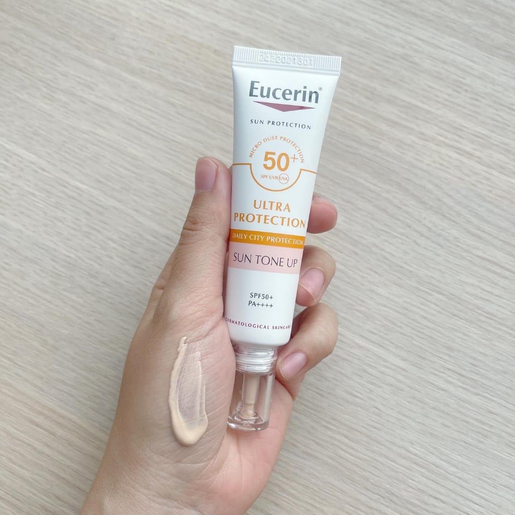 Tinh Chất Chống Nắng Nâng Tông & Dưỡng Sáng Da Tức Thì Eucerin Ultra Protection Sun Tone Up SPF50+ PA++++ 30ml