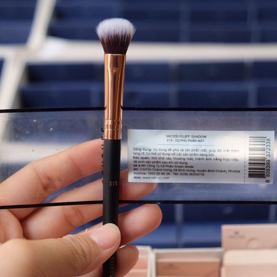 Cọ Phủ Phấn Mắt Vacosi Fluff Shadow Brush E15
