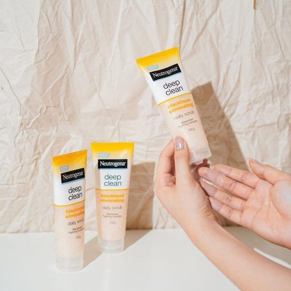 Sữa rửa mặt Neutrogena Deep Clean Blackhead Eliminating Daily Scrub 100gr