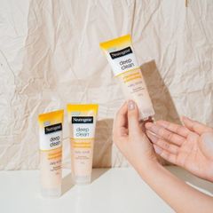 Sữa rửa mặt Neutrogena Deep Clean Blackhead Eliminating Daily Scrub 100gr