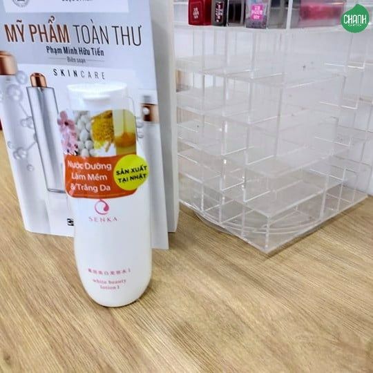 Lotion dưỡng trắng da Senka white beauty 200ml