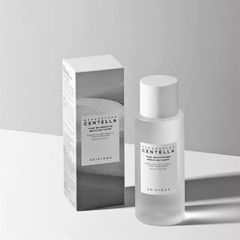 Nước Hoa Hồng Skin1004 Madagascar Centella Tone Brightening Boosting Toner 210ml