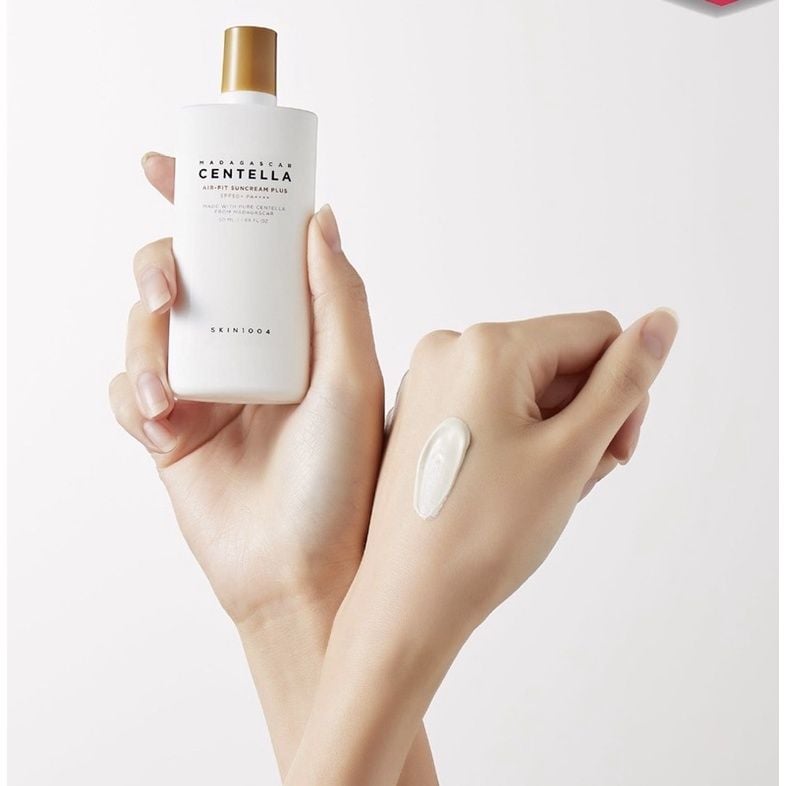 Kem chống nắng rau má Skin1004 Madagascar centella air fit plus