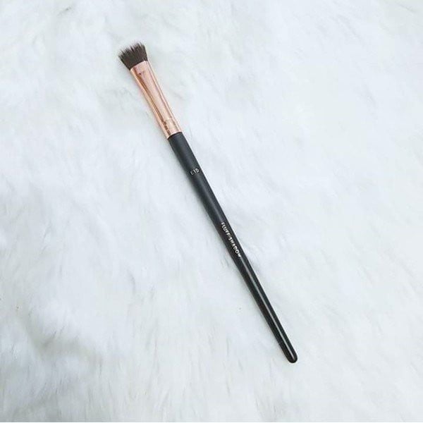 Cọ Phủ Phấn Mắt Vacosi Fluff Shadow Brush E15