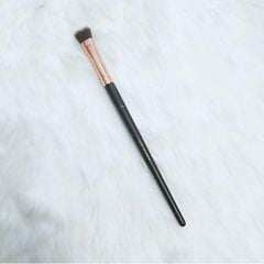 Cọ Phủ Phấn Mắt Vacosi Fluff Shadow Brush E15