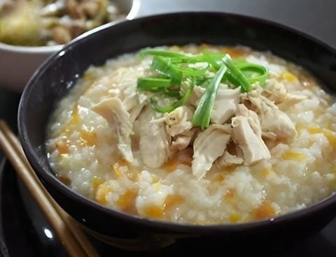 Cháo gà cà rốt