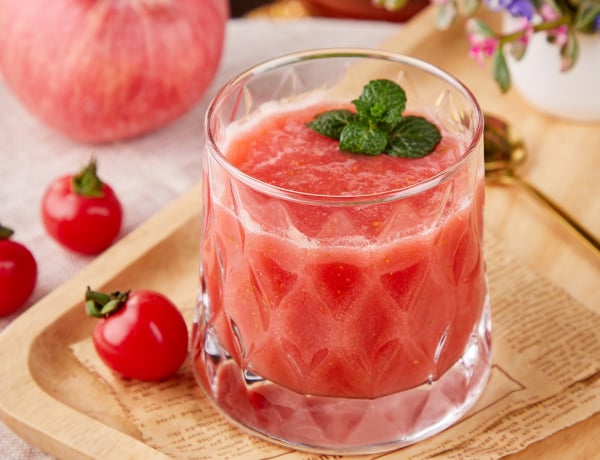 Nước ép cà chua và cà rốt