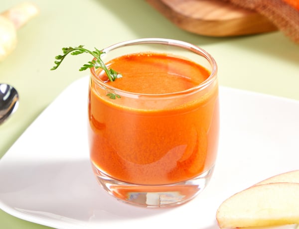 Nước ép cà rốt, gừng và táo