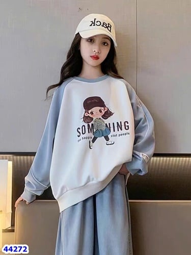 Hoodie trắng cô gái tay phối xanh - size 180
