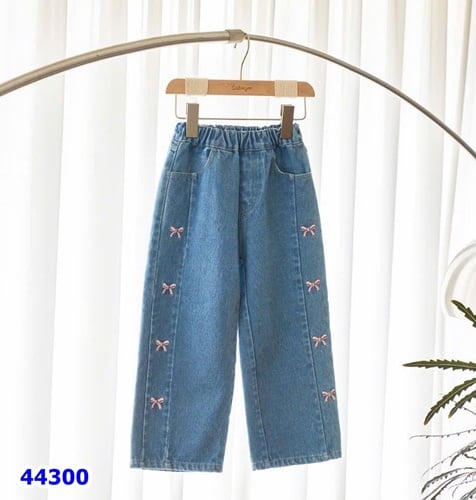 Quần jean Bebezo xanh nơ - size 130