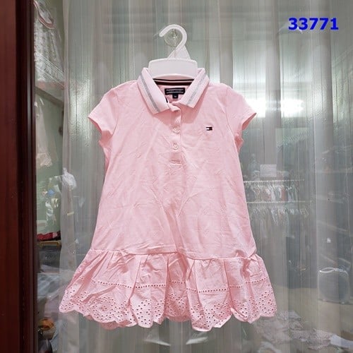 Đầm Polo Jommy Hilfiger hồng cổ viền kim tuyến - size 98