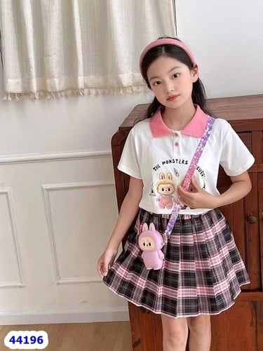 Set váy caro hồng, áo polo Labubu+túi - size 110
