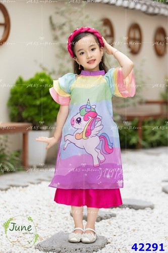 Áo dài June cầu vồng pony - size 1y