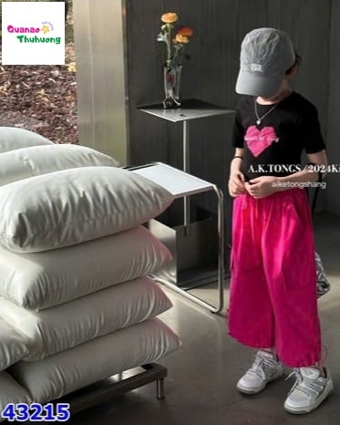 43215 - Set áo đen tim hồng, quần túi hộp hồng