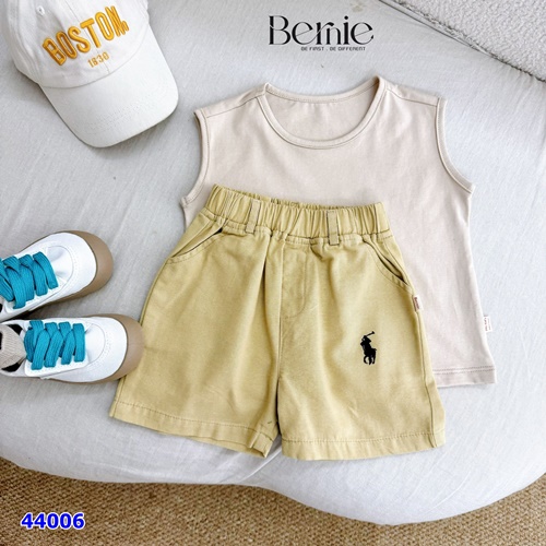 Quần short Bernie đen thêu ngựa - size 130