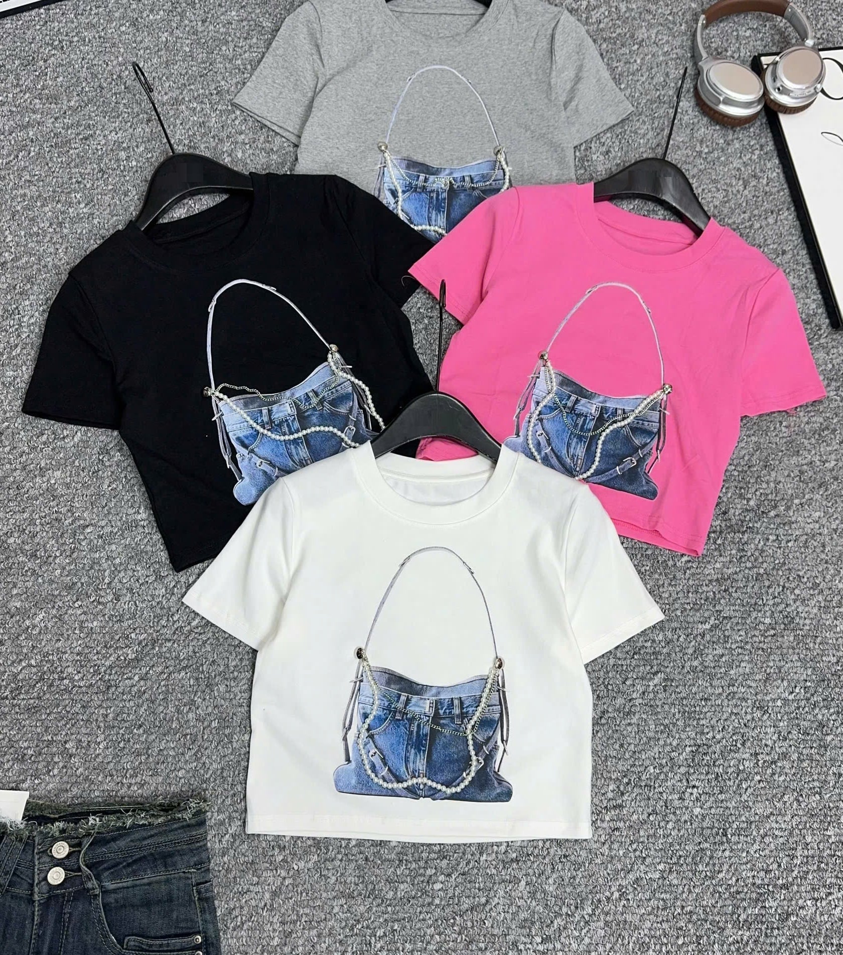 Áo Croptop đen in túi