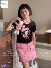 Áo M+ đen Hello Kitty đính gấu bông