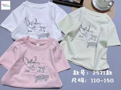 Áo thun trắng tim đính nơ