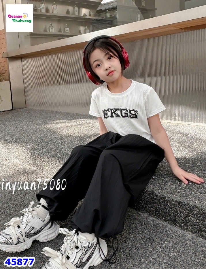 Set áo trắng EKGS, quần dù đen