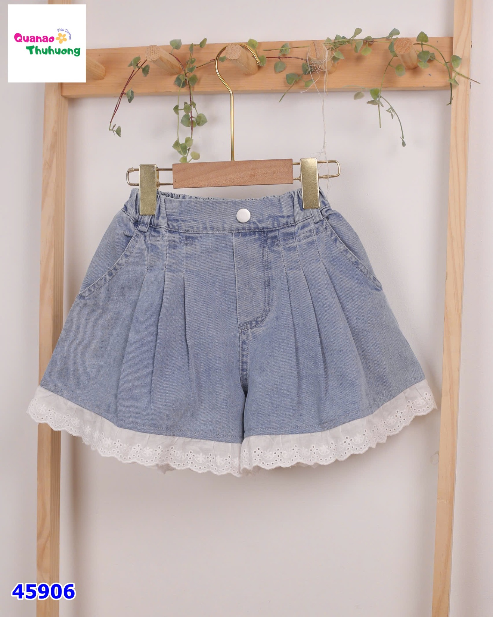 Quần short  jean xanh đậm viền ren