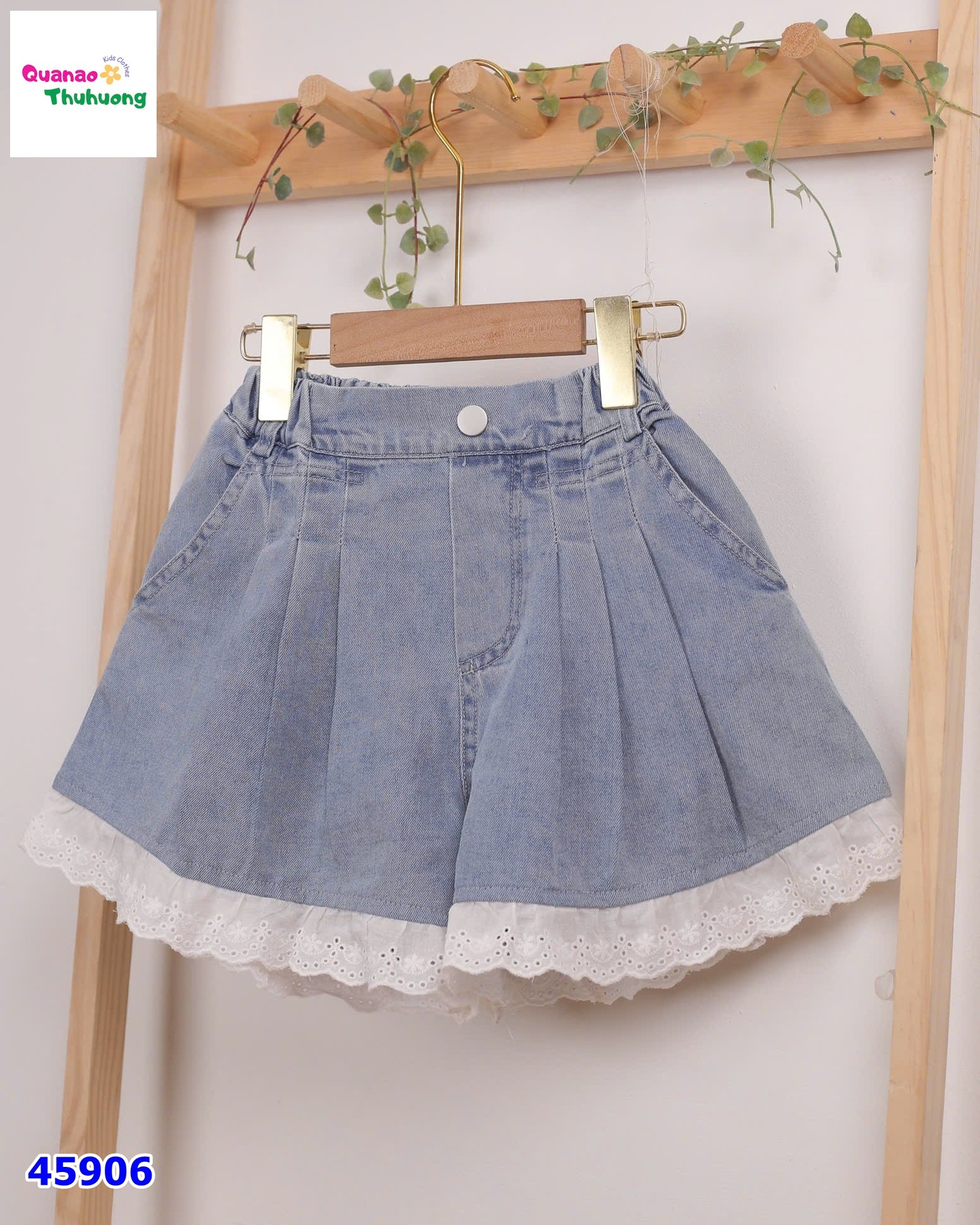 Quần short  jean xanh đậm viền ren