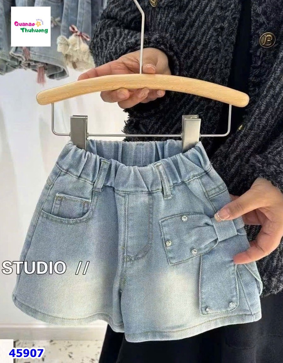Quần short jean đính nơ xanh