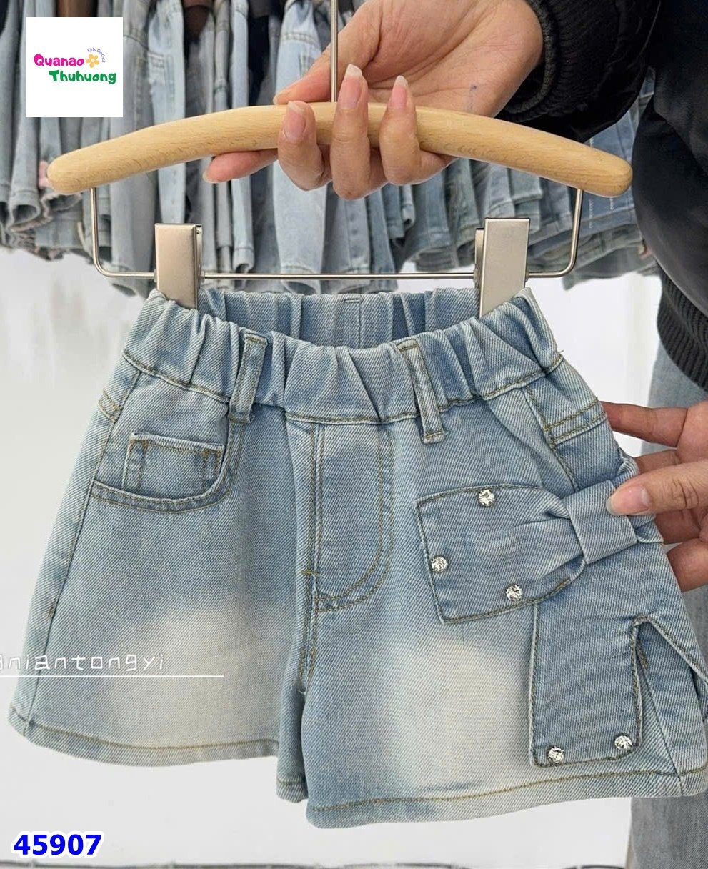 Quần short jean đính nơ xanh