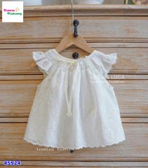 Set Luca trắng đính nơ, quần short jean