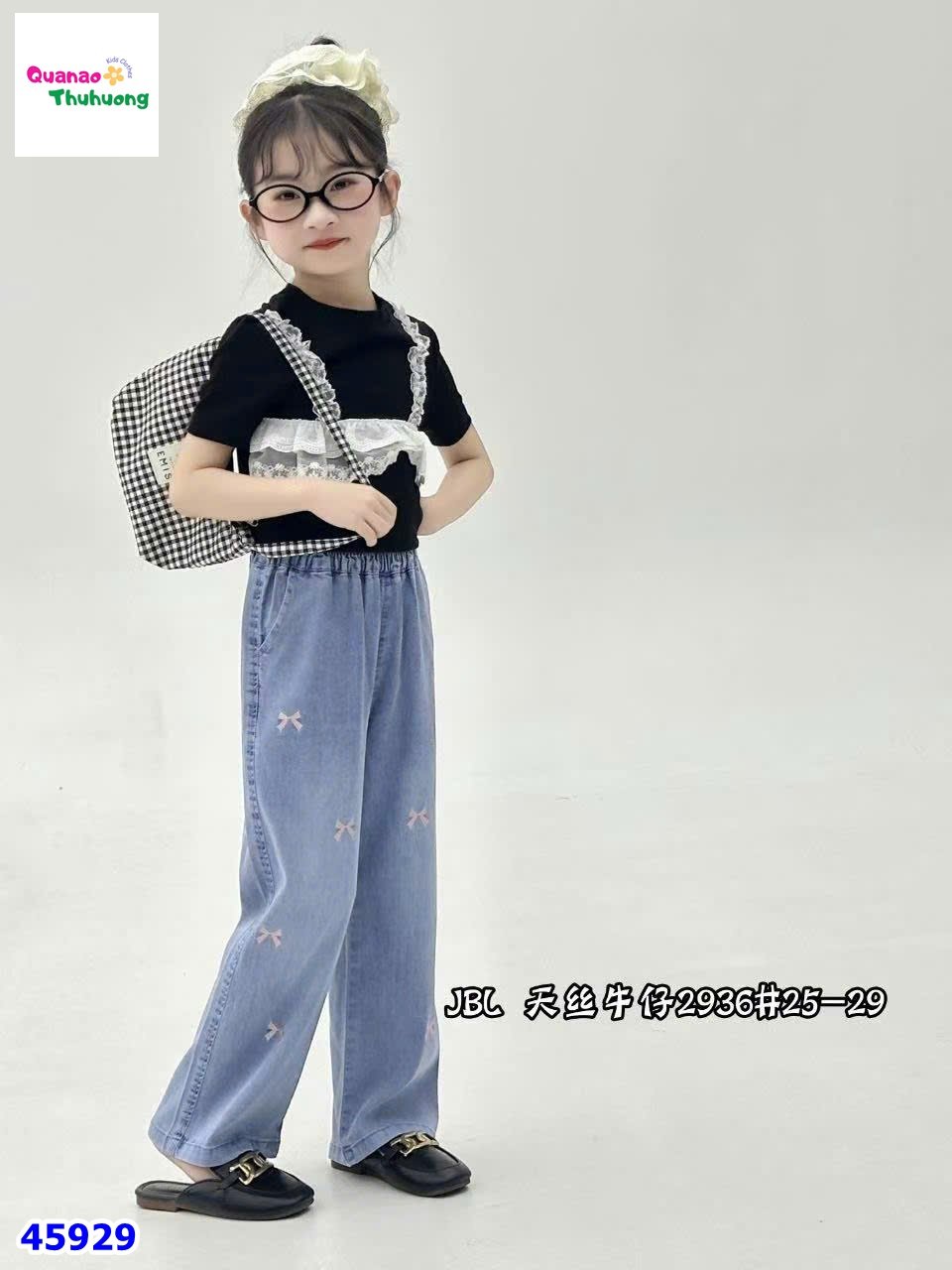 Quần jean dài xanh thêu nơ hồng