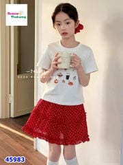 Set áo trắng Chane, chân váy đỏ chấm bi