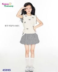 Set ChoHee áo trắng nơ, chân váy caro