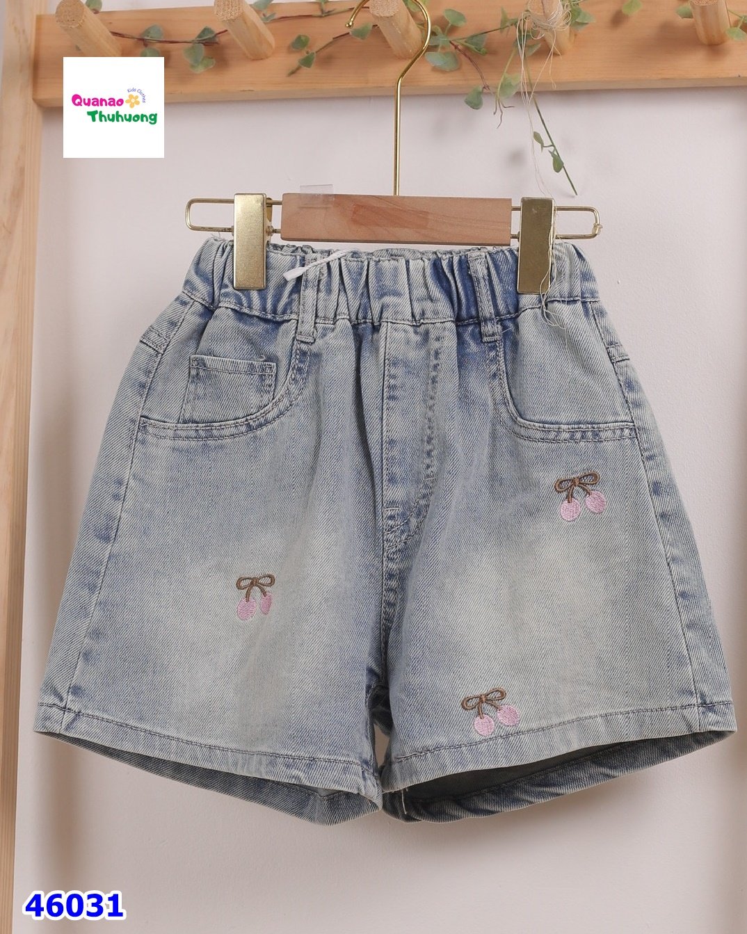Quần short jean thêu cherry