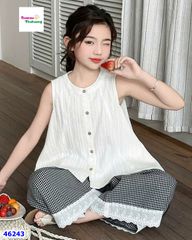 Áo sơ mi trắng xát nách